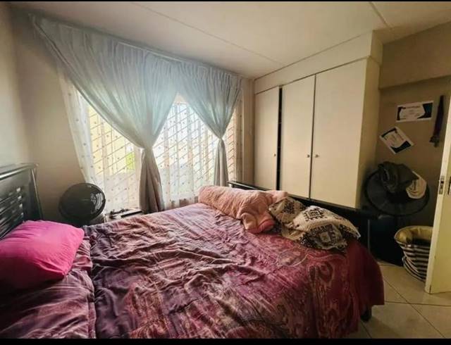 2 BEDROOM TOWNHOUSE FOR SALE IN MONDEOR